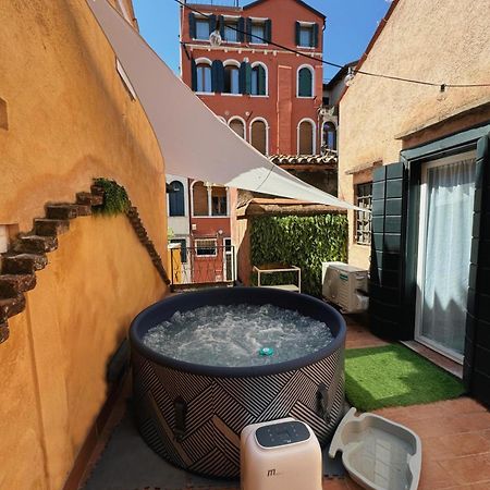 Suite Rava - San Marco With Pool Venedig Eksteriør billede