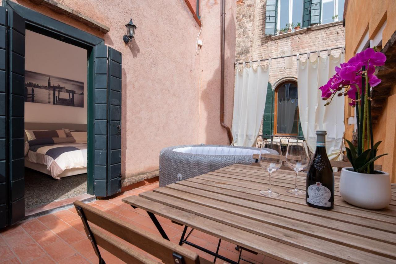 Suite Rava - San Marco With Pool Venedig Eksteriør billede