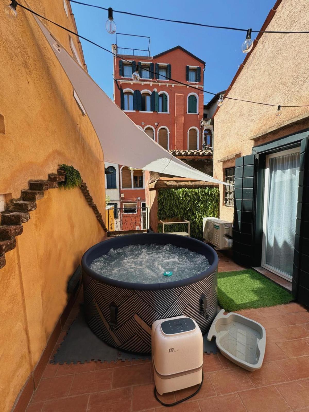 Suite Rava - San Marco With Pool Venedig Eksteriør billede